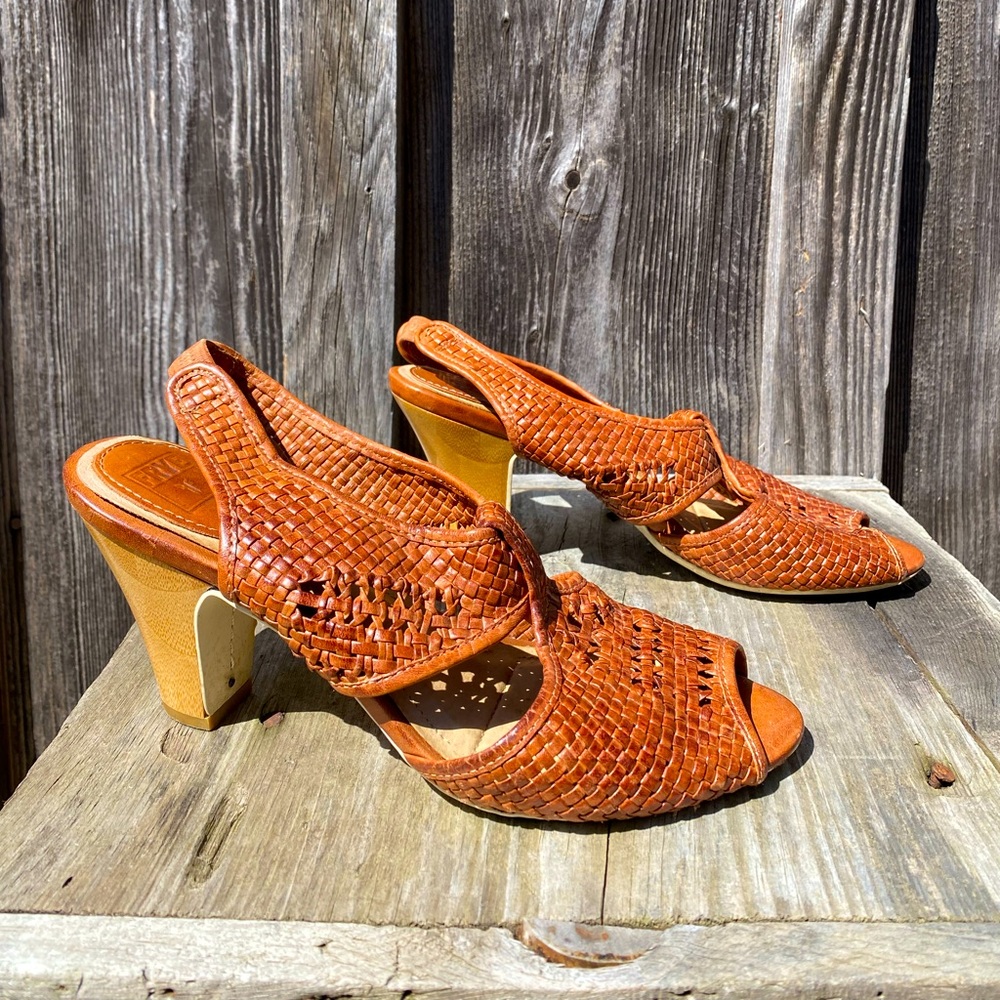 Frye Huarache Wooden Heel Sandals: 8.5